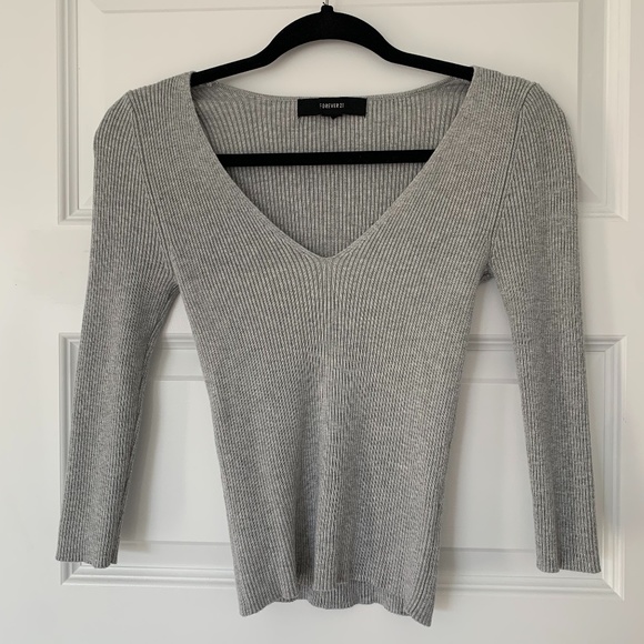 Grey 3/4 Top - Picture 1 of 3